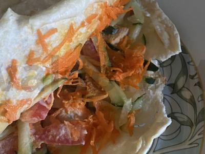 Pita su daržovėmis, mėsa ir olandišku sūriu pagrindine nuotrauka