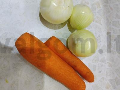 Plovas lėkštėje su prieskoniais Žingsnis 1