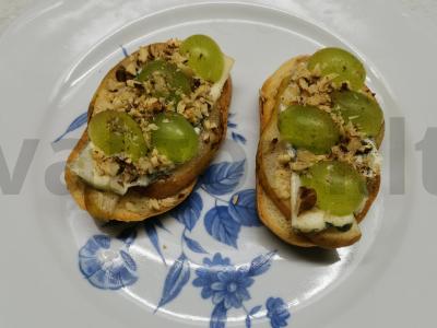 Sultingi sumuštiniai su vaisiais ir dorblu sūriu Žingsnis 4