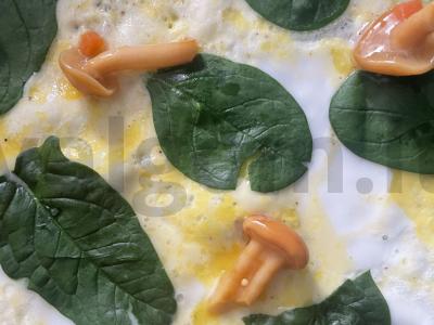 Omletas su špinatais ir pievagrybiais Žingsnis 7