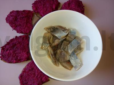 Sumuštiniai su silke ir burokėliais Žingsnis 3