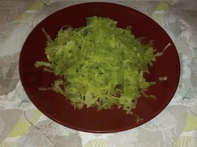 Salotas su žaliaisiais ridikėliais ir šonine „Greitas“ Žingsnis 2