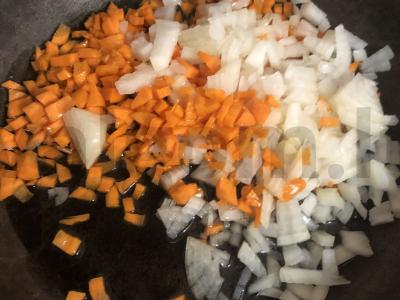 Troškinta kopūstai su perlinėmis kruopomis ir pomidorų pasta Žingsnis 5