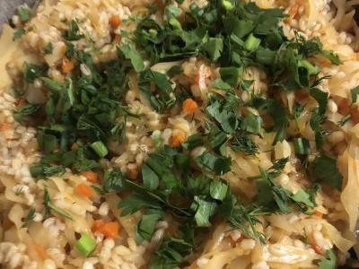 Troškinta kopūstai su perlinėmis kruopomis ir pomidorų pasta Žingsnis 12