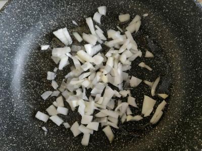 Vištienos faršo kukulių sriuba Žingsnis 2