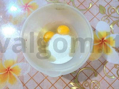 Bananų keksiukai su avižų miltais ir šokoladu Žingsnis 2