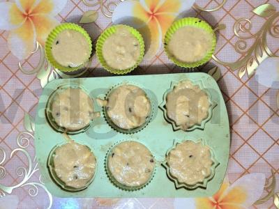 Bananų keksiukai su avižų miltais ir šokoladu Žingsnis 7