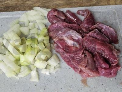 Bigusas lėkštėje su jautiena ir jūros kopūstais Žingsnis 1