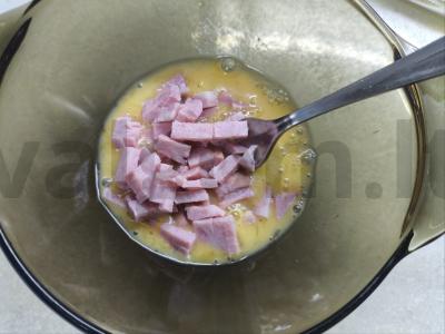 Tortilija su dešra ir pomidorais pusryčiams Žingsnis 3