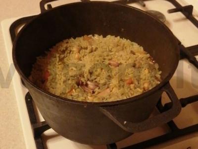 Tatarų stiliaus plovas katile pagrindine nuotrauka