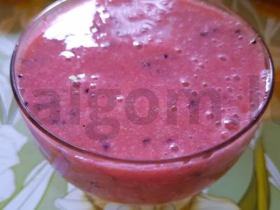 Kokosų kokteilis su avietėmis ir pitahaja Žingsnis 3