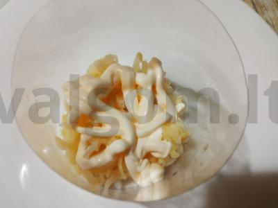 Salotas „Trys po kailiu“ Žingsnis 1