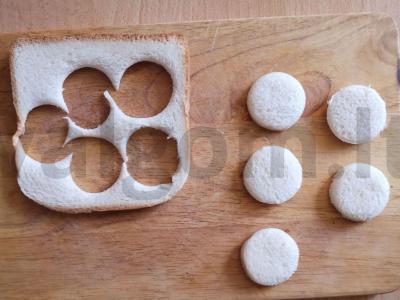 Kanarė su dešra ir agurku Žingsnis 1