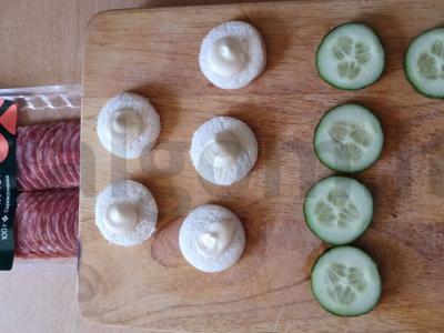 Kanarė su dešra ir agurku Žingsnis 3