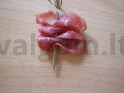 Kanarė su dešra ir agurku Žingsnis 4