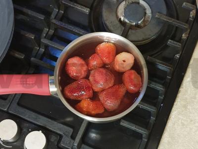 Šaldytų braškių kisielius Žingsnis 1