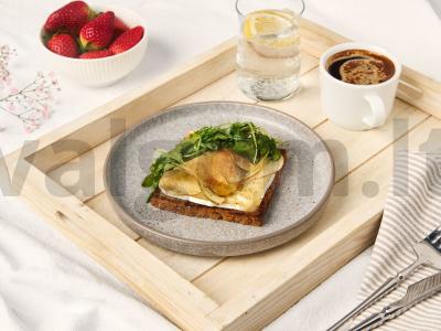 Brioche tostai su kepta kriauše ir kamamberu pagrindine nuotrauka