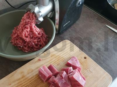 Sultingi kalakutienos kotletai orkaitėje Žingsnis 1