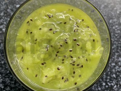 Desertas iš kivio, varškės, kokosų drožlių ir sausainių Žingsnis 5