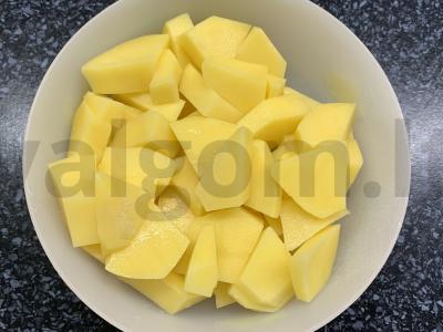 Borsčas su šviežia ir rauginta kopūstais pietums Žingsnis 5