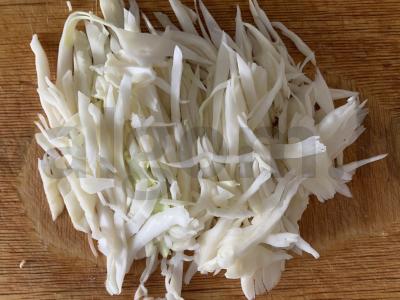 Borsčas su šviežia ir rauginta kopūstais pietums Žingsnis 7