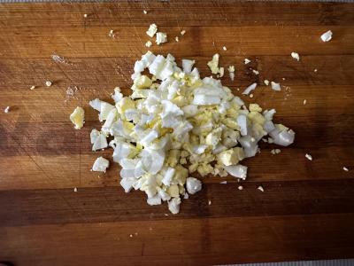 Salotos su Pekino kopūstu ir žaliais žirneliais Žingsnis 1