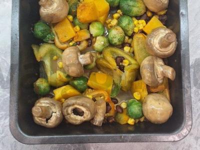 Orkaitėje kepti daržovės su namine dešra Žingsnis 3