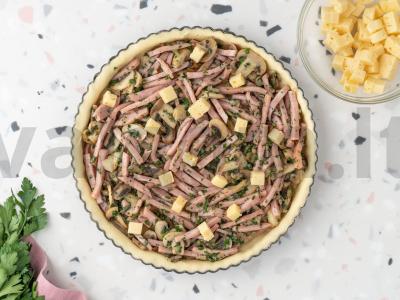 Smulkus pyragas su grybais, kumpiu ir sūriu Žingsnis 8