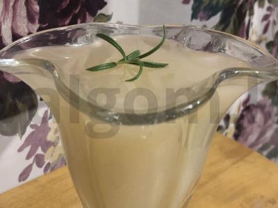 Kiselis su krakmolu iš vaisių sulčių pagrindine nuotrauka