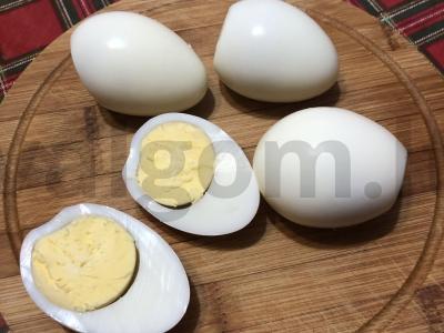 Kalakutų kiaušiniai su sūdyta kiauliena Žingsnis 3