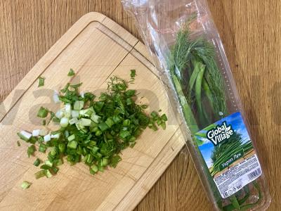 Farfalle pomidorų-česnako padaže su žolelėmis Žingsnis 1