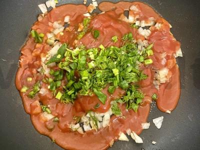 Farfalle pomidorų-česnako padaže su žolelėmis Žingsnis 5