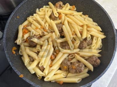 Penne su mėsos kukuliais pomidorų padaže Žingsnis 6