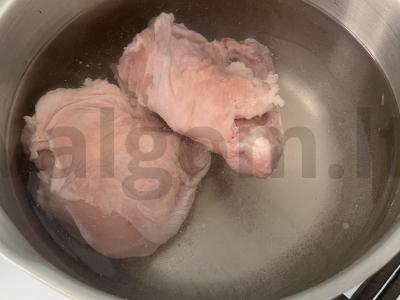 Ryžių sriuba su vištienos blauzdomis „Švelnumas“ Žingsnis 1