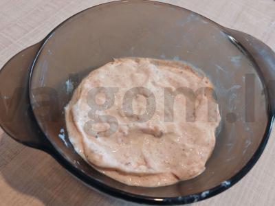 Namų varškės sūris su pipirų mišiniu ir paprika pagrindine nuotrauka