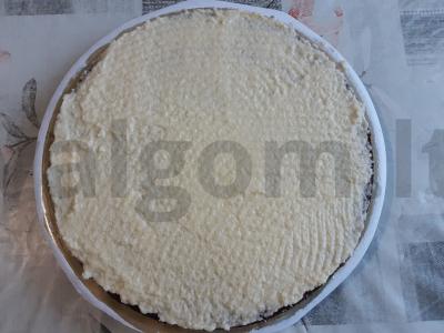 Tortas su kremu ir džemu iš paruoštų biskvitinių korpusų Žingsnis 4