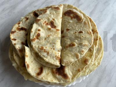 Kystybė su bulvių koše ir keptu svogūnu pagrindine nuotrauka