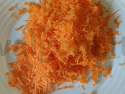 Morkų pyragas su varškės kremu Žingsnis 1