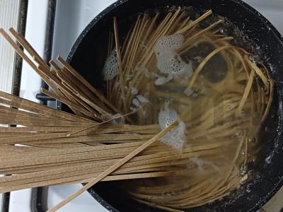 Grikių makaronai su pupelėmis Žingsnis 4