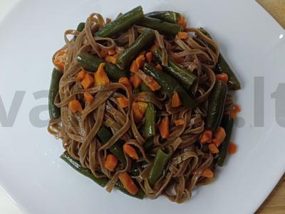 Grikių makaronai su pupelėmis pagrindine nuotrauka