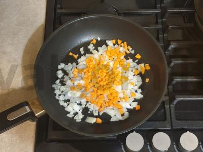 Bakonas su daržovėmis ir pomidorų padažu Žingsnis 2