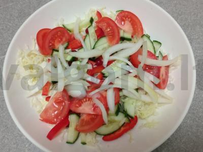 Vitaminų salotas su balzaminiu actu Žingsnis 7