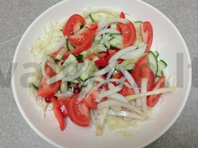 Vitaminų salotas su balzaminiu actu Žingsnis 8