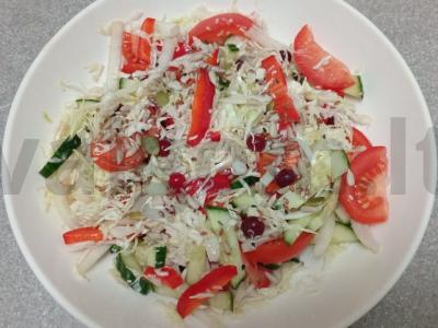 Vitaminų salotas su balzaminiu actu pagrindine nuotrauka