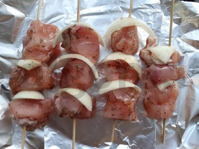 Vištienos šašlykai su pomidorų tyrė ir prieskoniais Žingsnis 5