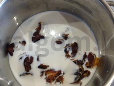 Nuostabus datulių pyragas Žingsnis 1