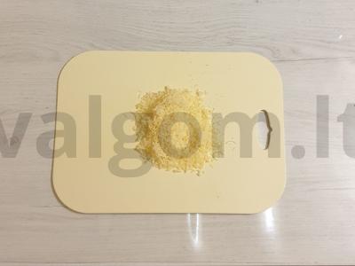 Morkų ir sūrio salotas per 10 minučių Žingsnis 2