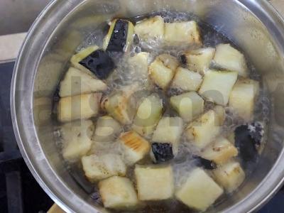 Salotas „Lazzat“ su baklažanais ir kalendra Žingsnis 2