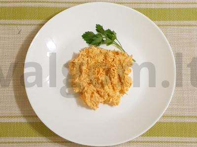 Morkų ir sūrio salotas per 10 minučių pagrindine nuotrauka