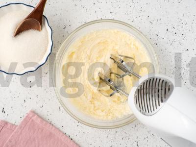 Pistacijų keksiukas Žingsnis 1